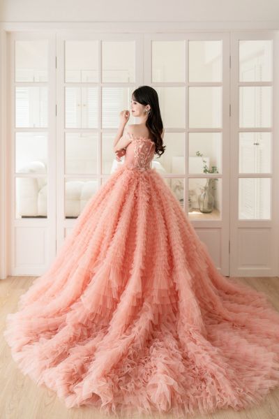 高雄翡麗婚紗-韓系婚紗-花園系列禮服-甜戀蜜桃．粉色羽毛澎裙禮服1