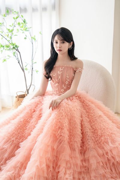 高雄翡麗婚紗-韓系婚紗-花園系列禮服-甜戀蜜桃．粉色羽毛澎裙禮服1