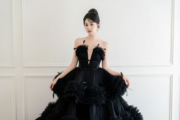 高雄翡麗婚紗 黑羽戀人．可拆式蛋糕澎裙禮服1